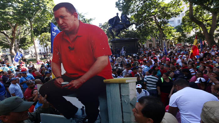 Venezolanos rindieron homenaje a Simón Bolívar y Hugo Chávez