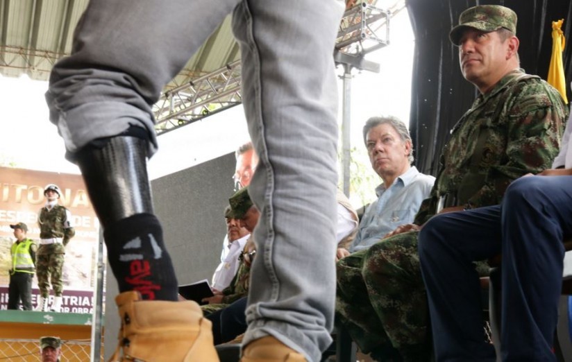Santos detalló que en la nación hay más de 600 municipios con minas antipersona.