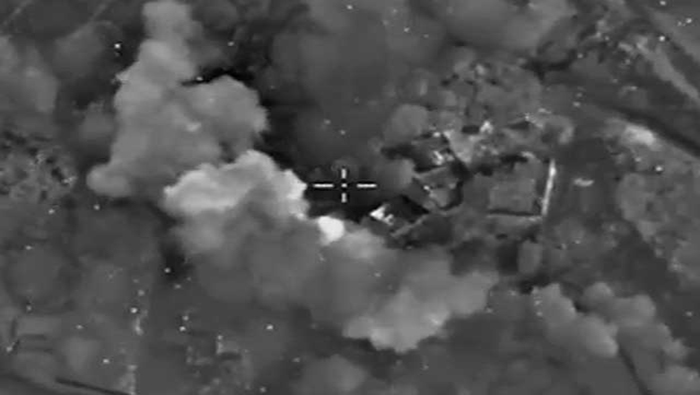 Imagen del vídeo que muestra la destrucción de armas y tanques terroristas en Siria.
