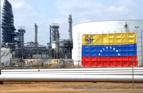 Maduro señaló que Venezuela en esta etapa entró en un combate directo contra la guerra económica.