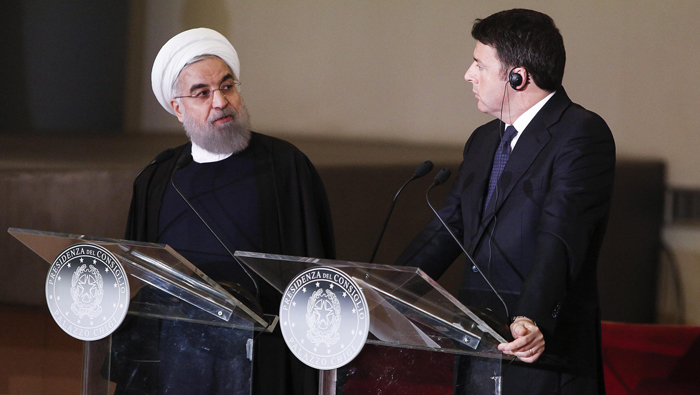 El presidente de Irán, Hassan Rouhani, se reunió con el primer ministro de Italia, Matteo Renzi en el Palacio Campidoglio en Roma.