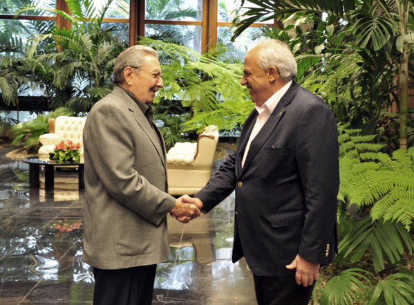 Samper y Raúl Castro conversaron del avance del proceso de paz colombiano