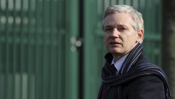 Reino Unido ha gastado más de ocho millones de dólares por la estadía del fundador de Wikileaks. (Foto: EFE)