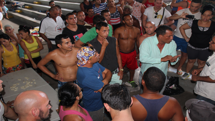 Cubanos en Panamá, que buscar emigrar a EE:UU. alentados por la Ley de Ajuste Cubano..