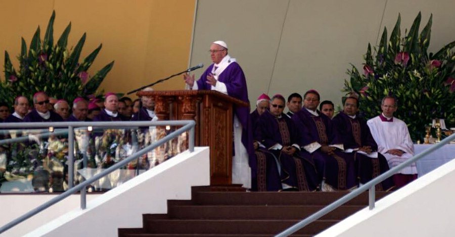 Papa en Michoacán llama a los sacerdotes a tomar posición activa ante la resignación.