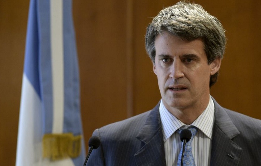 Ministro de Economía argentino anunció acuerdo con fondos buitre
