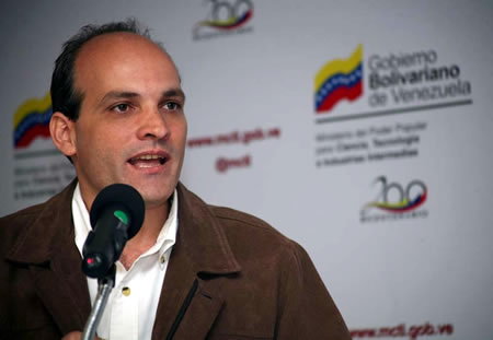 Menéndez destacó que hay monopolios que estrangulan la capacidad productiva de Venezuela.
