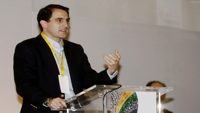 Tomás González renunció a su cargo por no implementar a tiempo las medidas de ahorro energético.