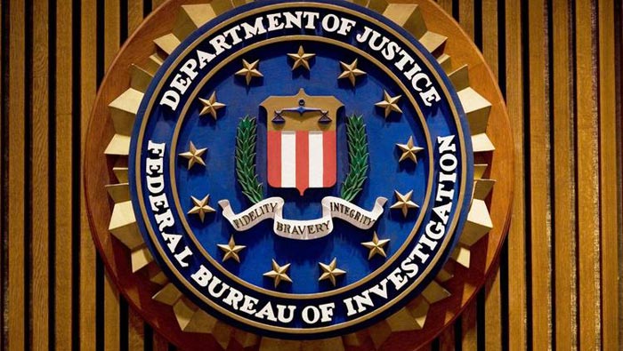 El FBI empleó dispositivos dentro de carpetas para obtener información del Gobierno ruso