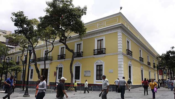 La cancillería de Venezuela emitió un comunicado en solidaridad con los argentinos.