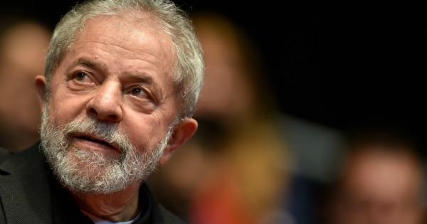 Lula no se ha retirado de la política a pesar de los impedimentos para ejercer su cargo como Ministro de Casa Civil.