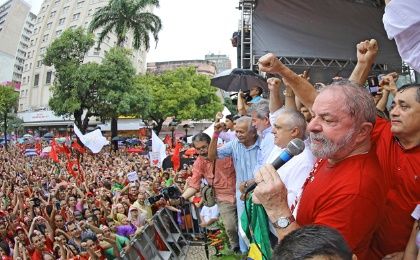 Lula da Silva destaca avance de la educación en Brasil. 