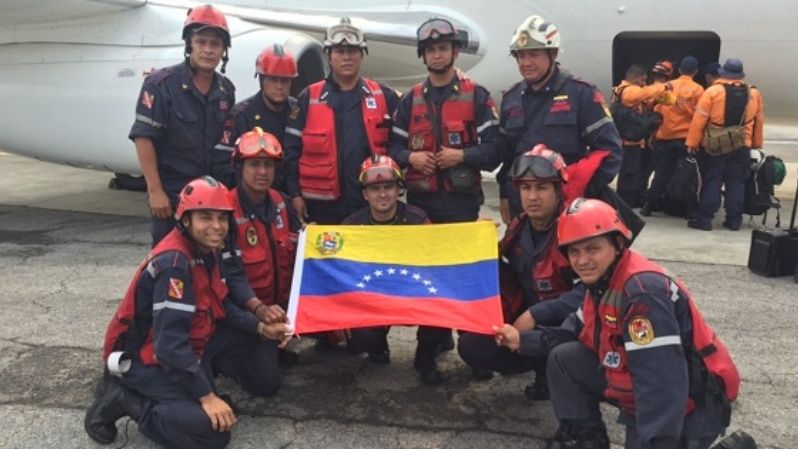 El equipo de rescate venezolano previo a la jornada de solidaridad en Ecuador.