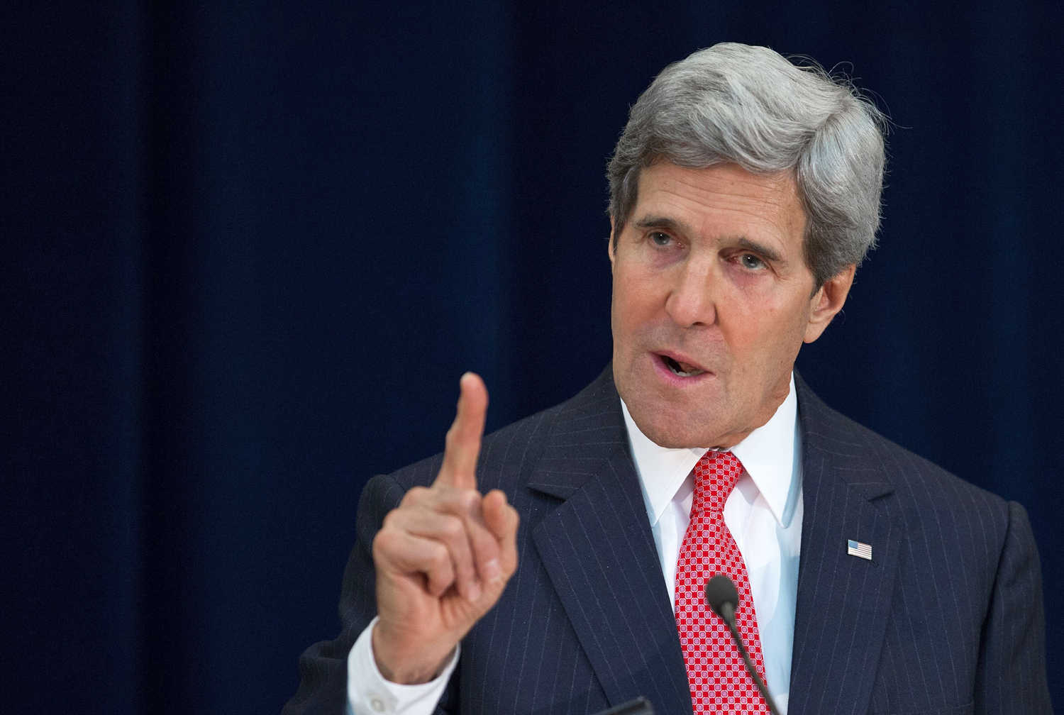 Kerry nuevamente vuelve a ofrecer declaraciones injerencistas.