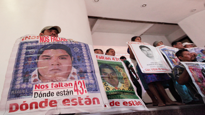 Padres de los 43 normalistas aseguraron el pasado lunes que el Gobierno de México miente y pretende alejarlos de la verdad en las investigaciones.