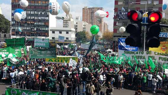 Los trabajadores argentinos repudiaron a Macri en las calles