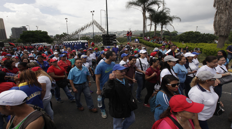 La marcha de los estudiantes inició a las 10H00 (hora local) en Plaza Venezuela, Caracas (Capital).