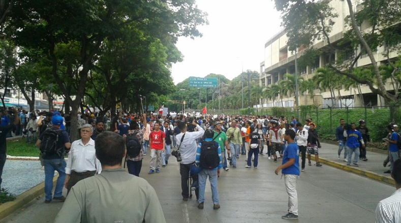Por su parte, estudiantes opositores de universidades autónomas y privadas de Venezuela se movilizaron este jueves como parte de la agenda de la derecha del país suramericano.