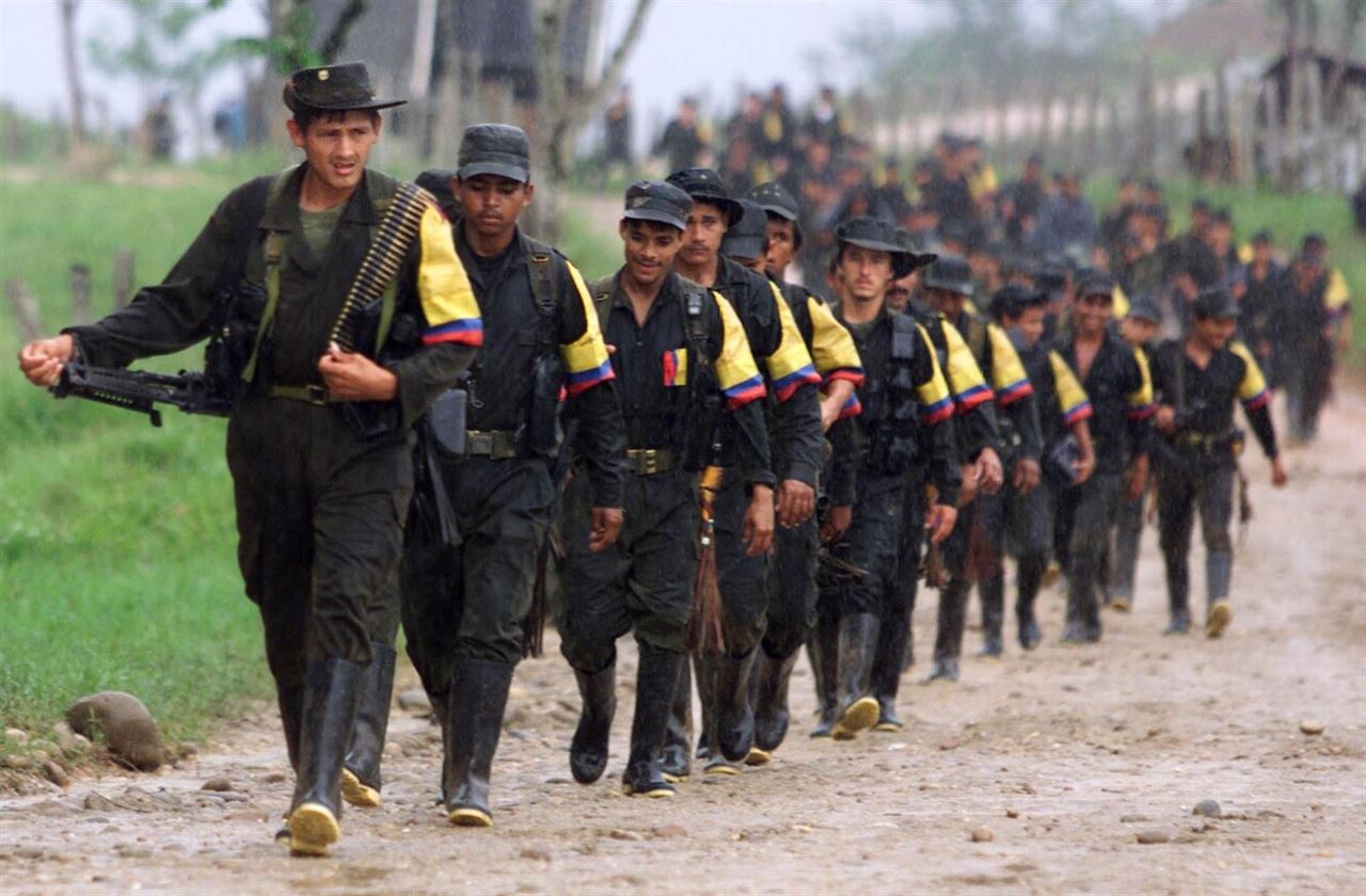 Los miembros de las FARC-EP desmovilizados podrán también ser escoltas de sus jefes o compañeros.