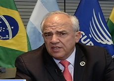Samper destacó que con el acuerdo de paz firmado en Colombia y la decisión de la OEA de apoyar el diálogo en Venezuela “está claramente demostrado que es preferible echar lengua que seguir echando bala”.