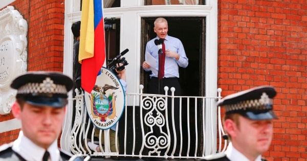 La concesión de asilo en la embajada ecuatoriana puso a Reino Unido en una delicada situación diplomática