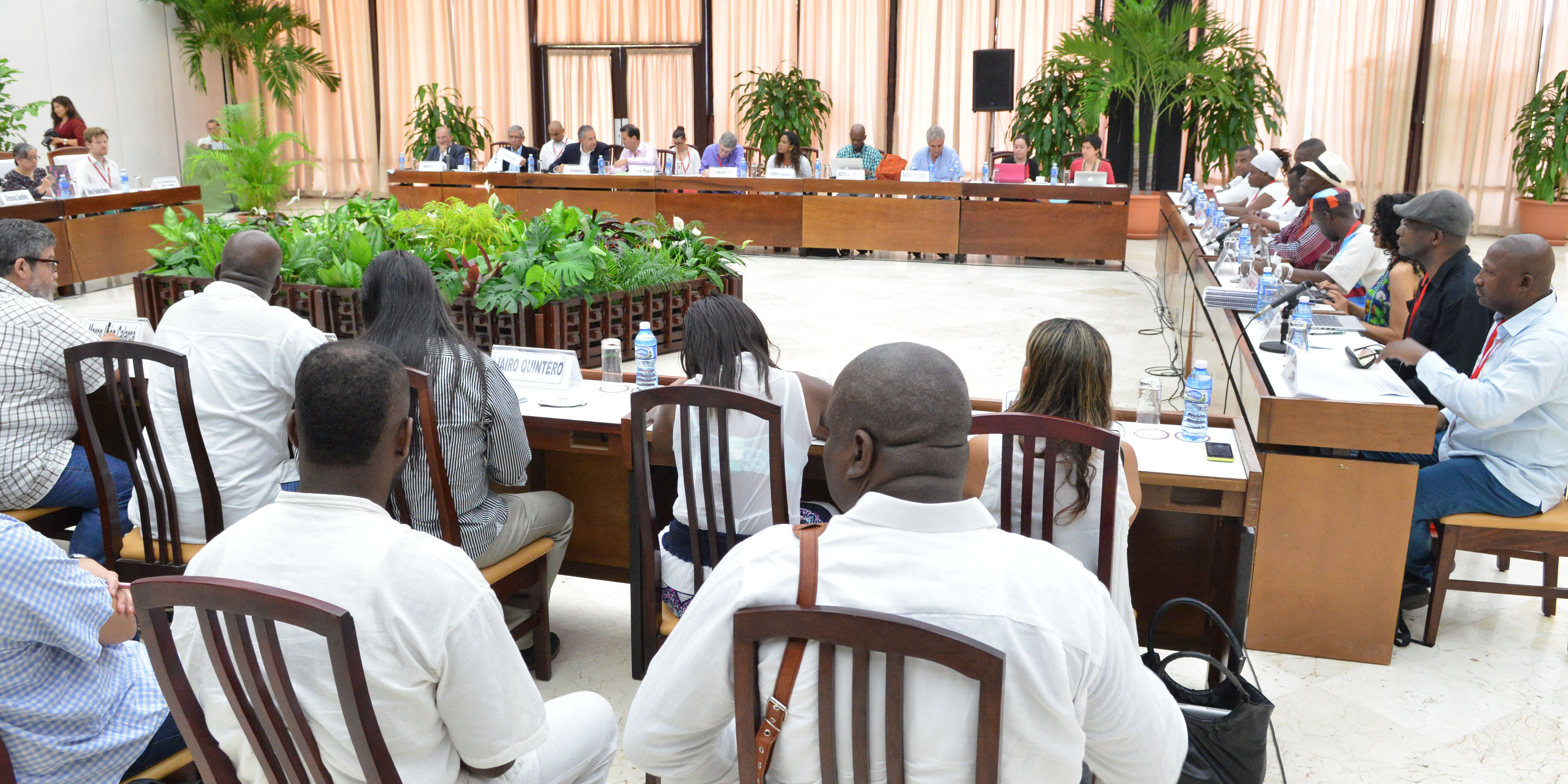 Autoridades dialogaron con integrantes de comunidades afrocolombianas en La Habana.