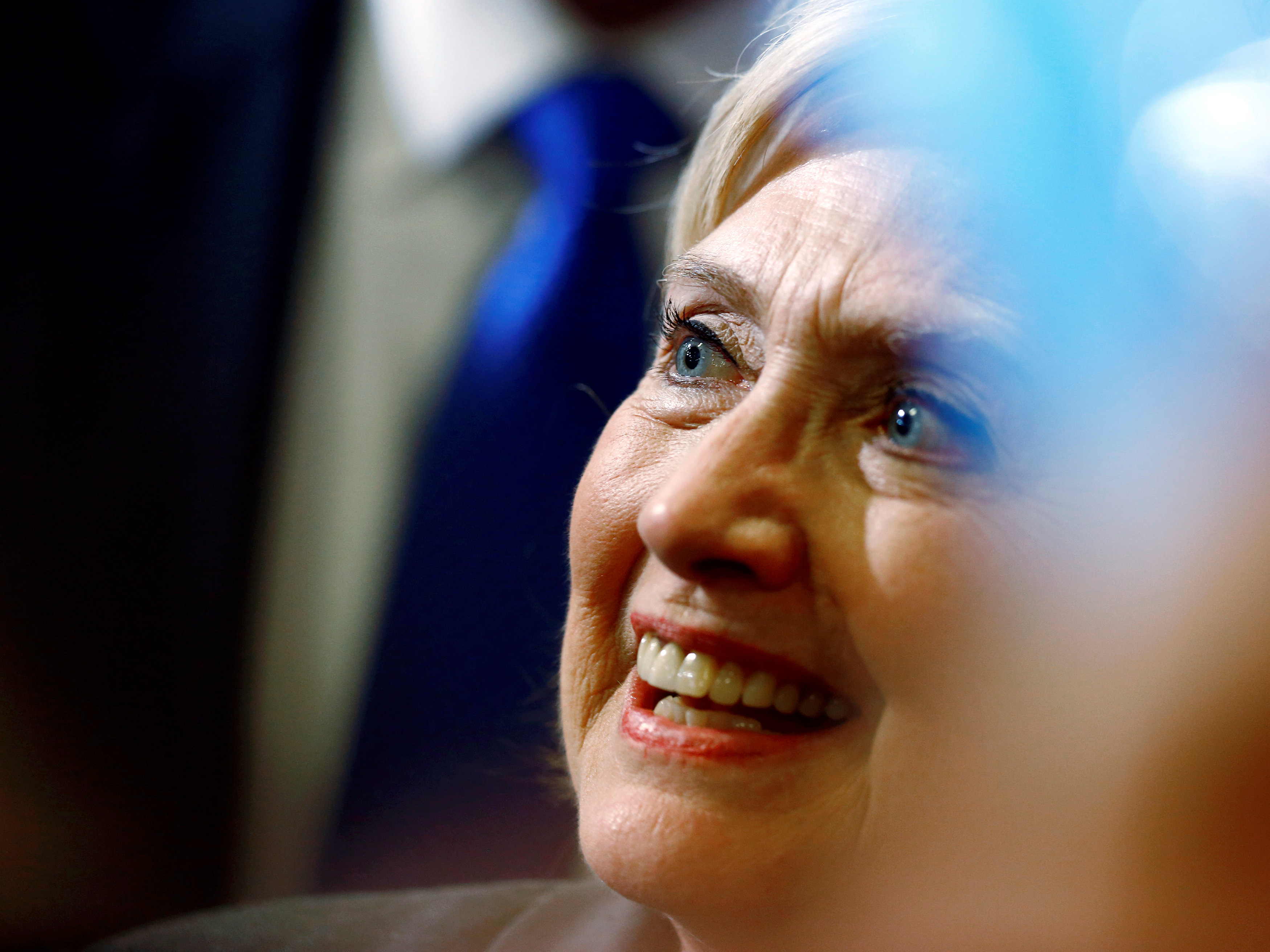 El Departamento de Estado identificó alrededor de 2.100 correos electrónicos del servidor de Clinton con información confidencial.
