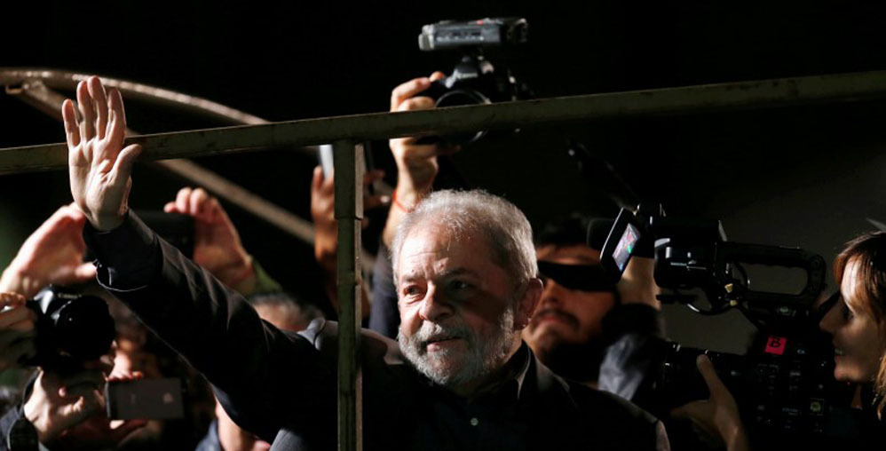 Culpan a Lula por supuestamente comprar el silencio del exdirector de Petrobras.