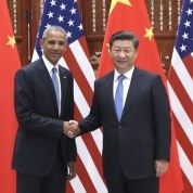 Los presidentes de China, Xi Jinping, y de Estados Unidos, Barack Obama, ayer en el contexto de la Cumbre de Líderes del G-20, en Hangzhou, capital de la provincia de Zhejiang, en el este de China.