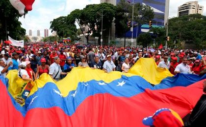 Venezolanos reiteran apoyo al presidente Nicolás Maduro.