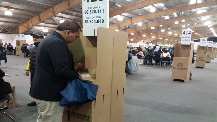Alrededor de las 08H00 local el CNE colombiano dio inicio al protocolo de apertura de las urnas.