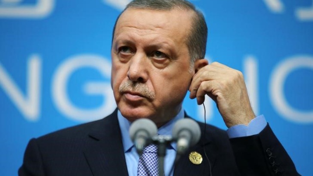 Erdogan cuestionó la relación que mantiene Estados Unidos con los terroristas de Siria.