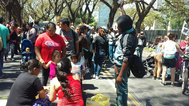 La movilización denominada "20 kilómetros de desigualdad" fue un recorrido de 12 horas por los distintos barrios de Buenos Aires