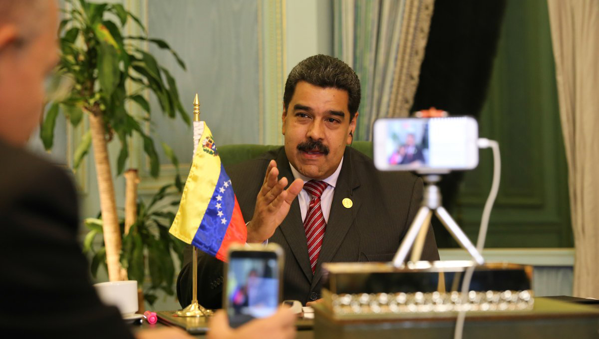 Maduro sostuvo una videoconferencia desde territorio saudí.