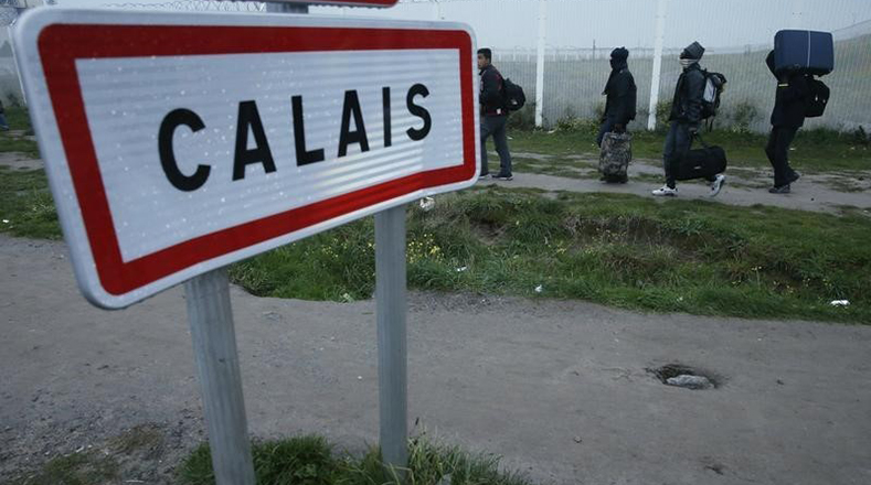 Este lunes inició de forma tranquila y controlada el desalojo de Calais, Francia.