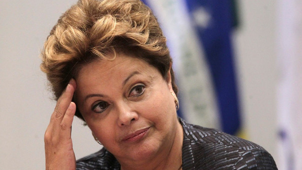 “Rousseff entre la espada y la pared”