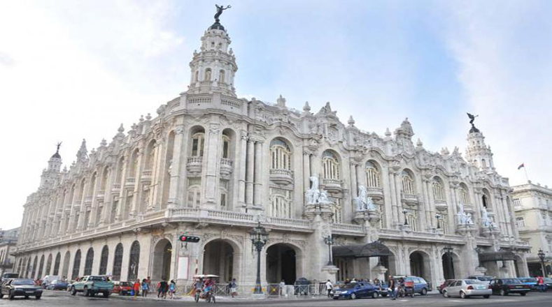  El edificio, antiguo Centro Gallego de Cuba y una de las joyas de La Habana Vieja, recibió durante tres años la restauración del teatro – ahora llamado-  Alicia Alonso.
