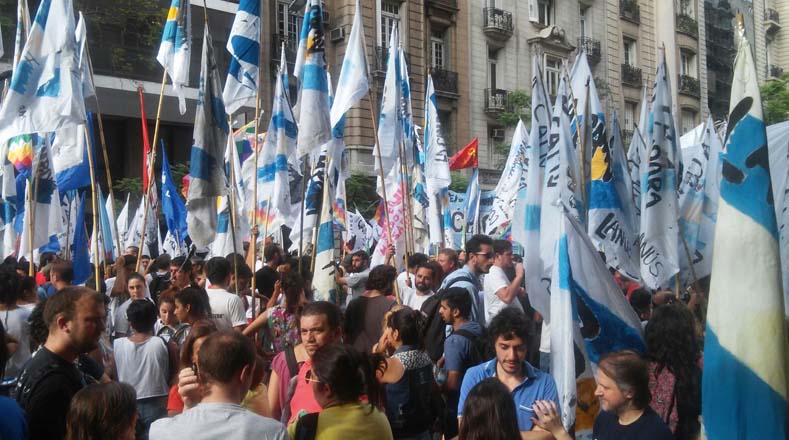 Movimientos sociales argentinos condenaron la detención de la líder indígena.