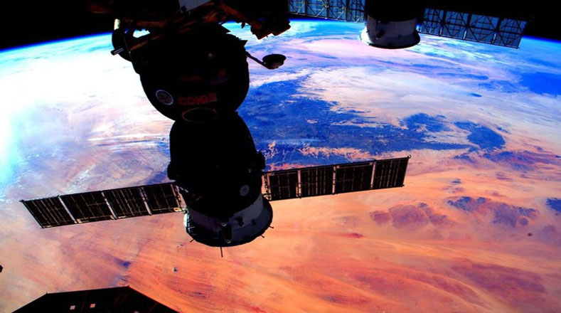Cuando Scott Kelly cumpla el año en la Estación espacial Internacional habrá contemplado 10 mil 944 amaneceres y atardeceres durante este año.