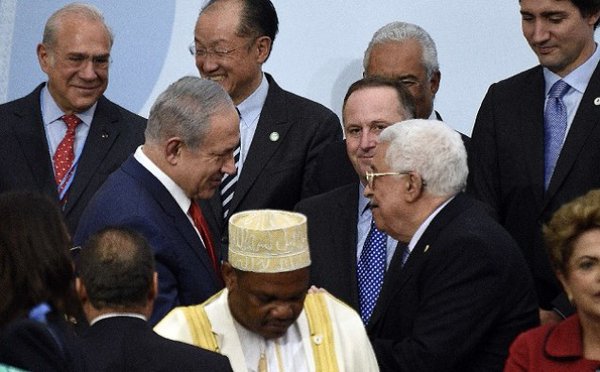 Abbás y Netanyahu se saludaron en noviembre en la Cumbre de París