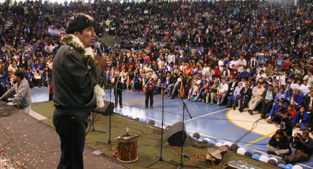 Morales agradeció a los movimientos sociales su apoyo.