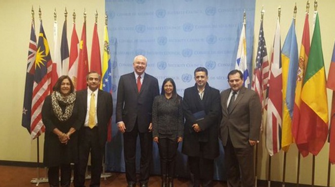 La canciller Delcy Rodríguez junto al representante de Venezuela en la ONU, Rafael Ramírez y emisarios del ALBA