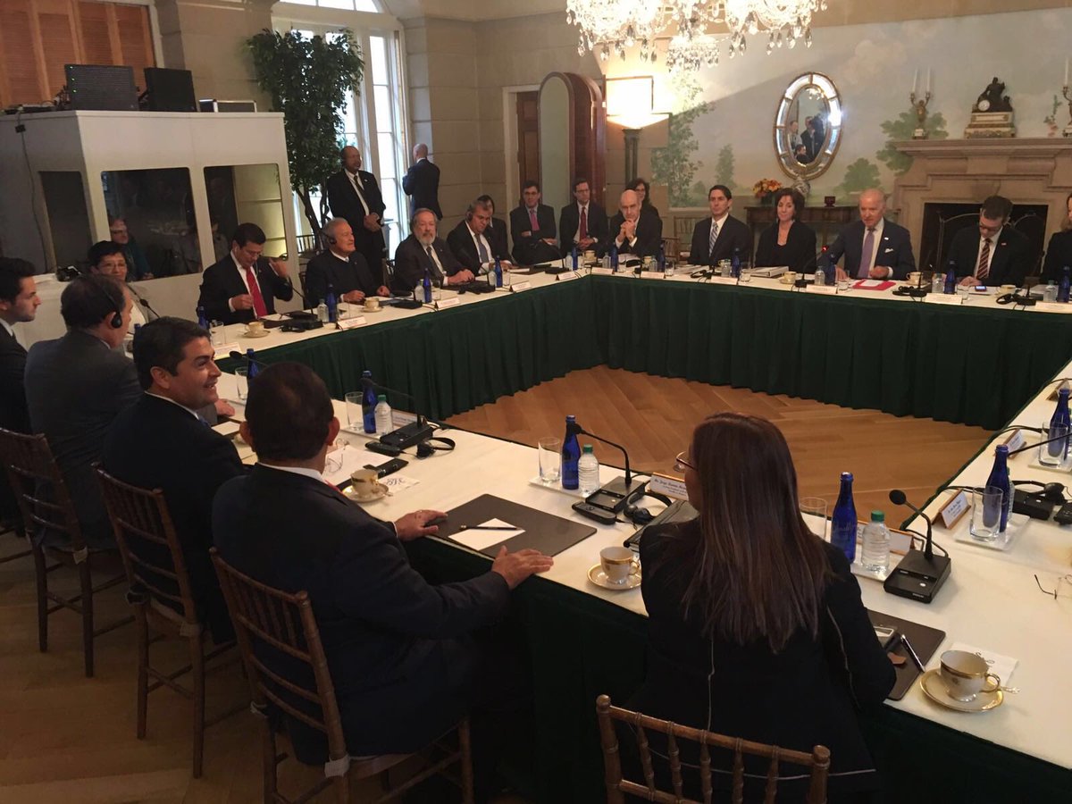 Presidentes de Guatemala, El Salvador y Honduras reunidos con el vicepresidente de EE.UU., Joe Biden