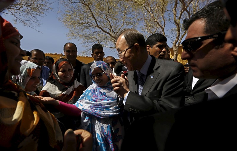 Los refugiados gritaban consignas como “libertad para el Sahara” y denunciaron “los continuos abusos de Marruecos”.