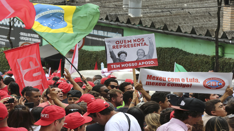 Brasileños salieron en defensa de Lula da Silva