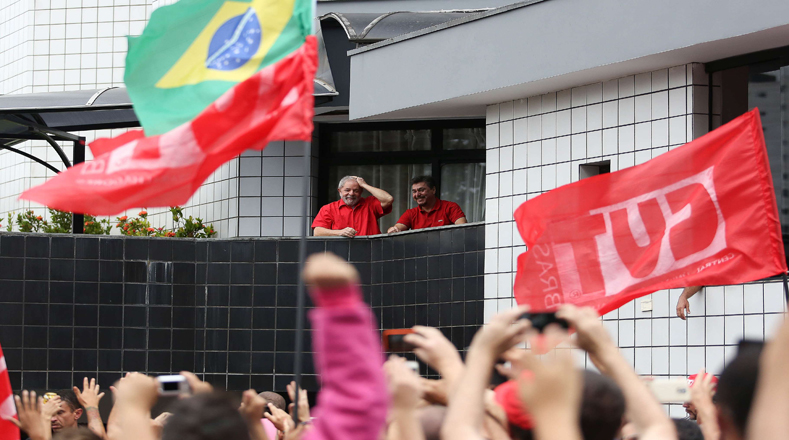 El expresidente Lula también recibió el apoyo de líderes mundiales y de la UNASUR. 