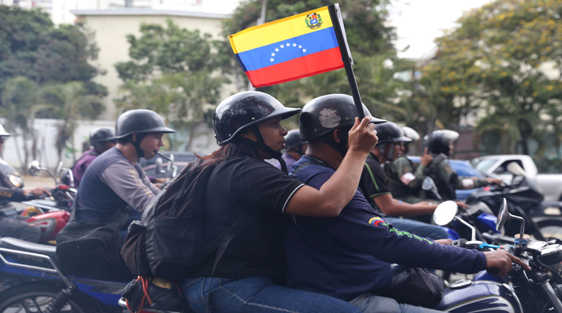 "Aquí está la Revolución Bolivariana de pie, luchando por construir el socialismo, Chávez no hubiera podido ser lo que fue sin un pueblo a su lado”, dijo el presidente Nicolás Maduro.