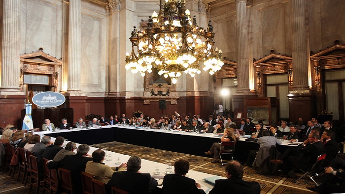 El Senado de Argentina le dio dictamen al proyecto de los fondos buitres.