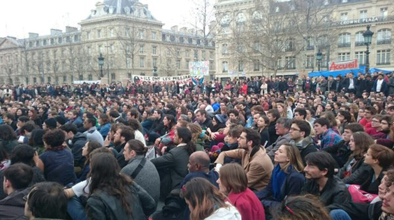 A través de asambleas, comisiones y talleres, los indignados vuelven a las plazas en Francia. 