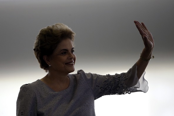 Ante el eventual proceso con miras a su destitución, Rousseff recibe apoyo de su pueblo y gobiernos aliados.